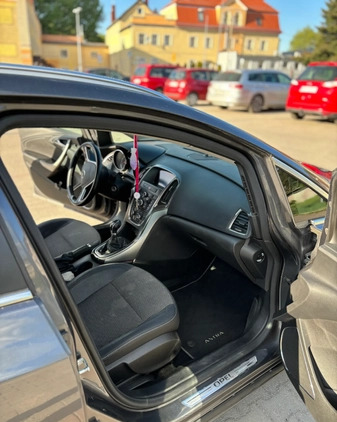 Opel Astra cena 18900 przebieg: 335000, rok produkcji 2012 z Złotoryja małe 106